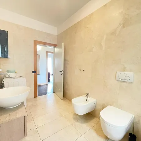 Da Gigi A By Zoom In Earth Apartment